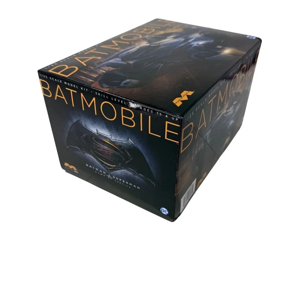 Moebius Models Batman Batmobile Plastic Model Kit 1:25 Scale Skill 3 MOE964 NEW